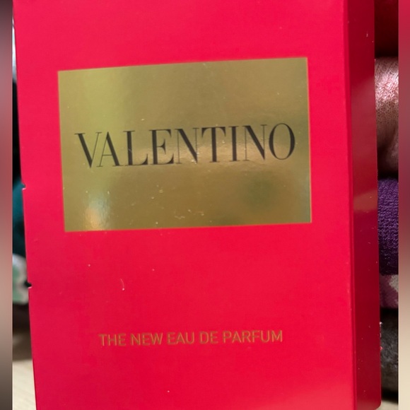 VALENTINO
THE NEW EAU DE PARFUM - Picture 2 of 4